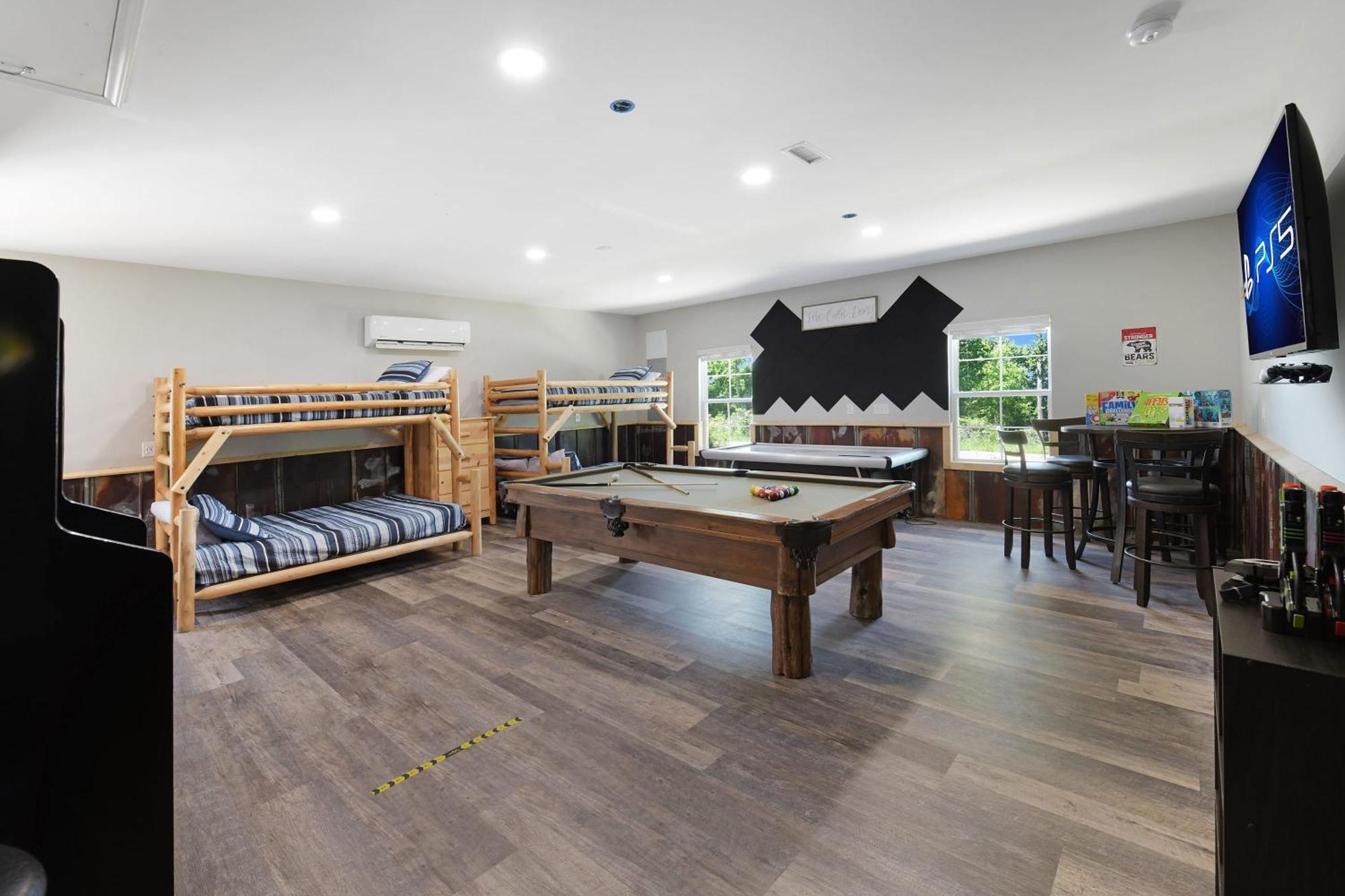 H2Oasis Incredible Pool Retreat With Mountains Views! Villa เซอเวียร์วีล ภายนอก รูปภาพ