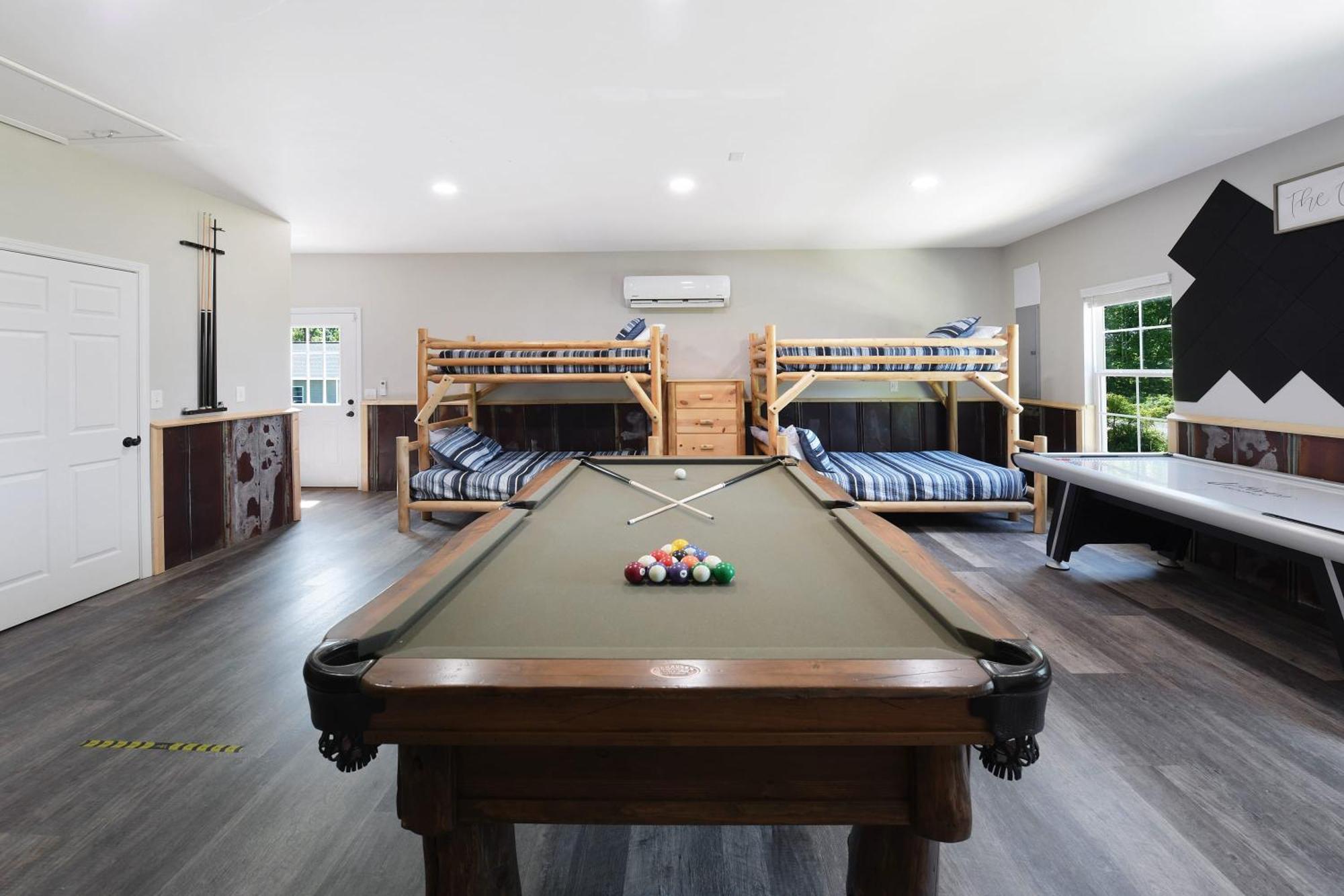 H2Oasis Incredible Pool Retreat With Mountains Views! Villa เซอเวียร์วีล ภายนอก รูปภาพ