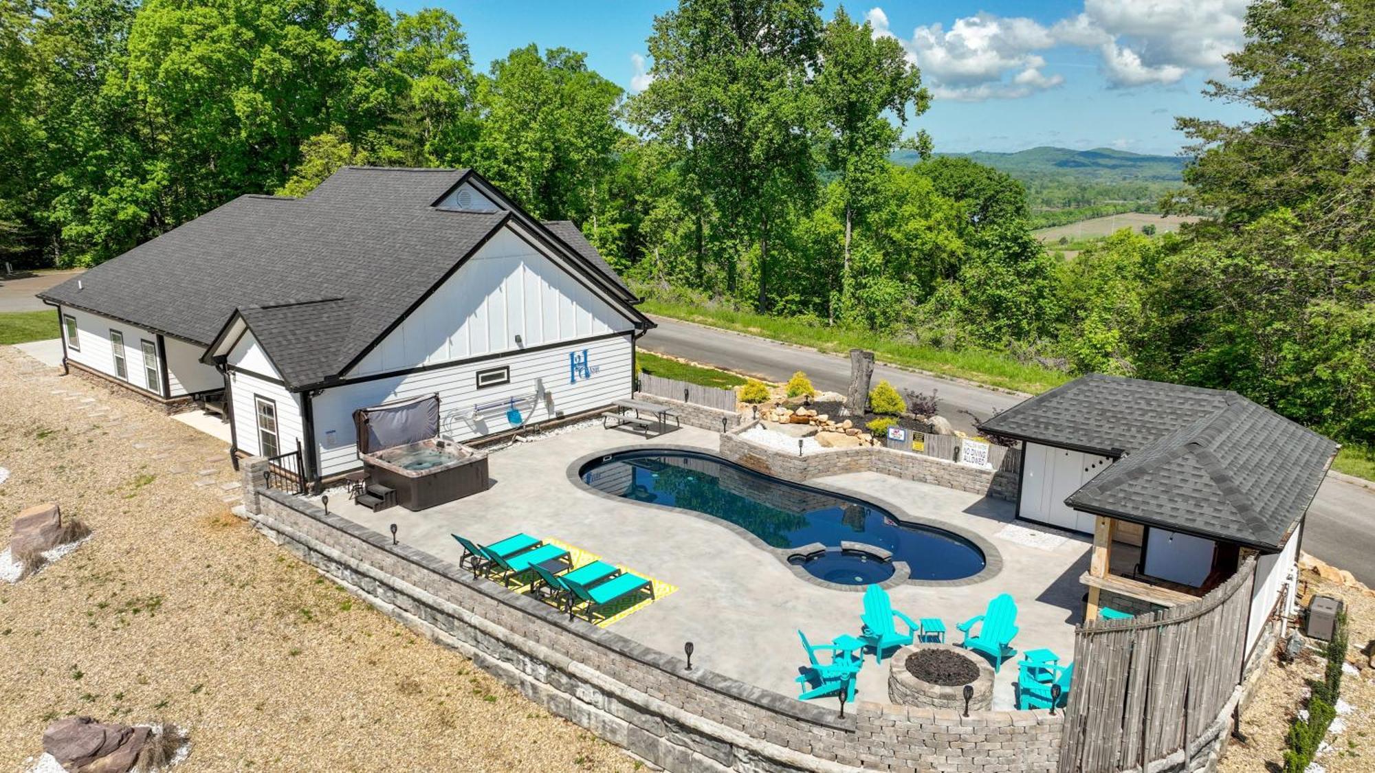 H2Oasis Incredible Pool Retreat With Mountains Views! Villa เซอเวียร์วีล ภายนอก รูปภาพ