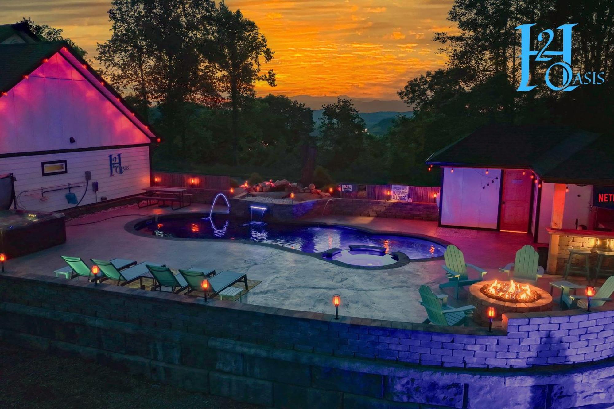 H2Oasis Incredible Pool Retreat With Mountains Views! Villa เซอเวียร์วีล ภายนอก รูปภาพ